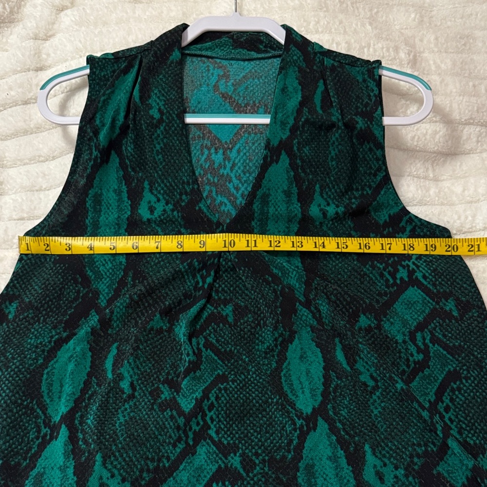 Worthington Green and Black Sleeveless Blouse - Picture 5 of 8